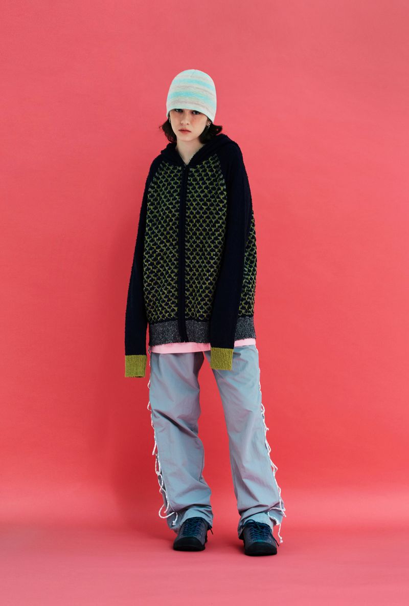 EMBOSSING CLOVER KNIT ZIP-UP HOODIE / NAVY