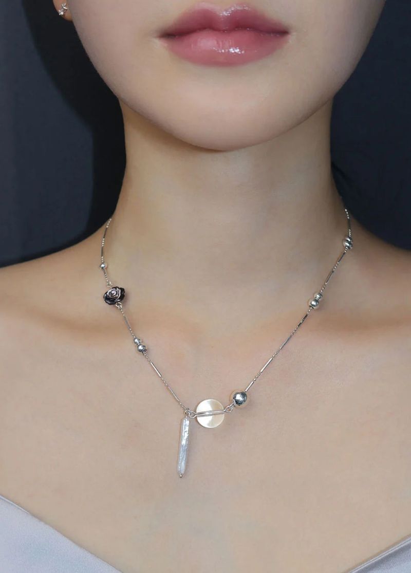 [MADE] rose arc trail necklace
