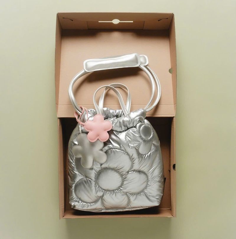 BLOOMING TOTE BAG | SILVER