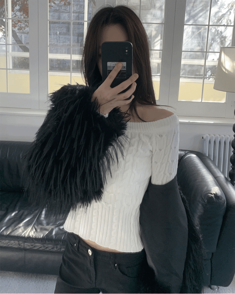GUSTA（グスタ）の「Winter Halo Long Hair Collar Fur Jacket（Jackets/Outerwear）」