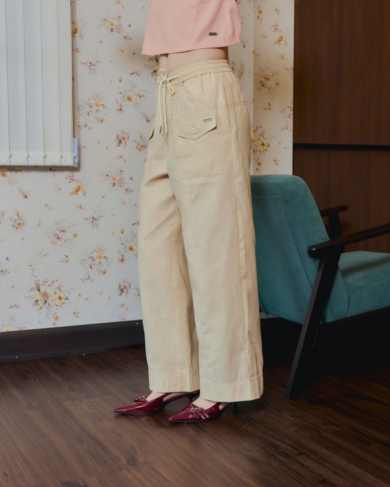 EVIE APPAREL（エヴィーアパレル）の「EVIE カリスタパンツ クリーム（パンツ）」