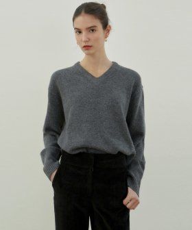 CLASSICAL SOFT V SWEATER_CHARCOAL