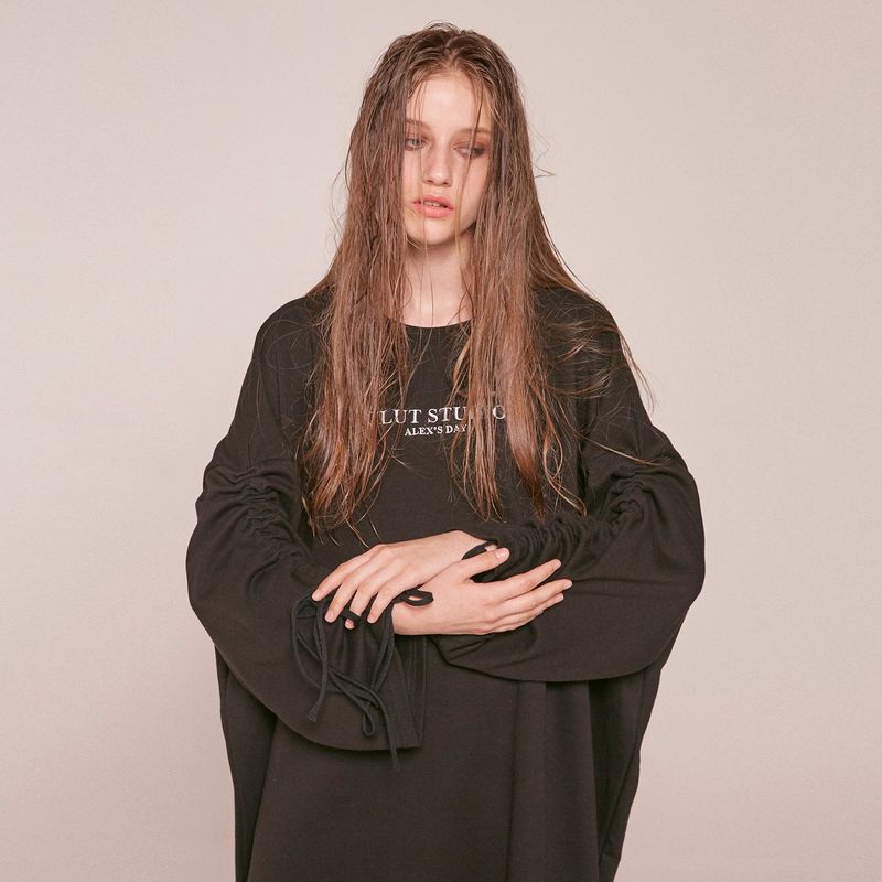 0 3 shirring sweat shirt - BLACK