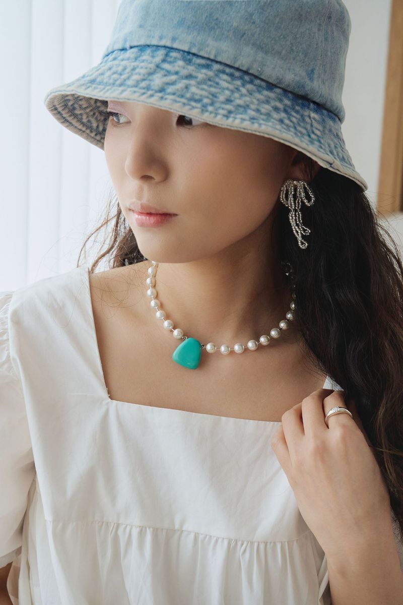Vintage pearl choker necklace