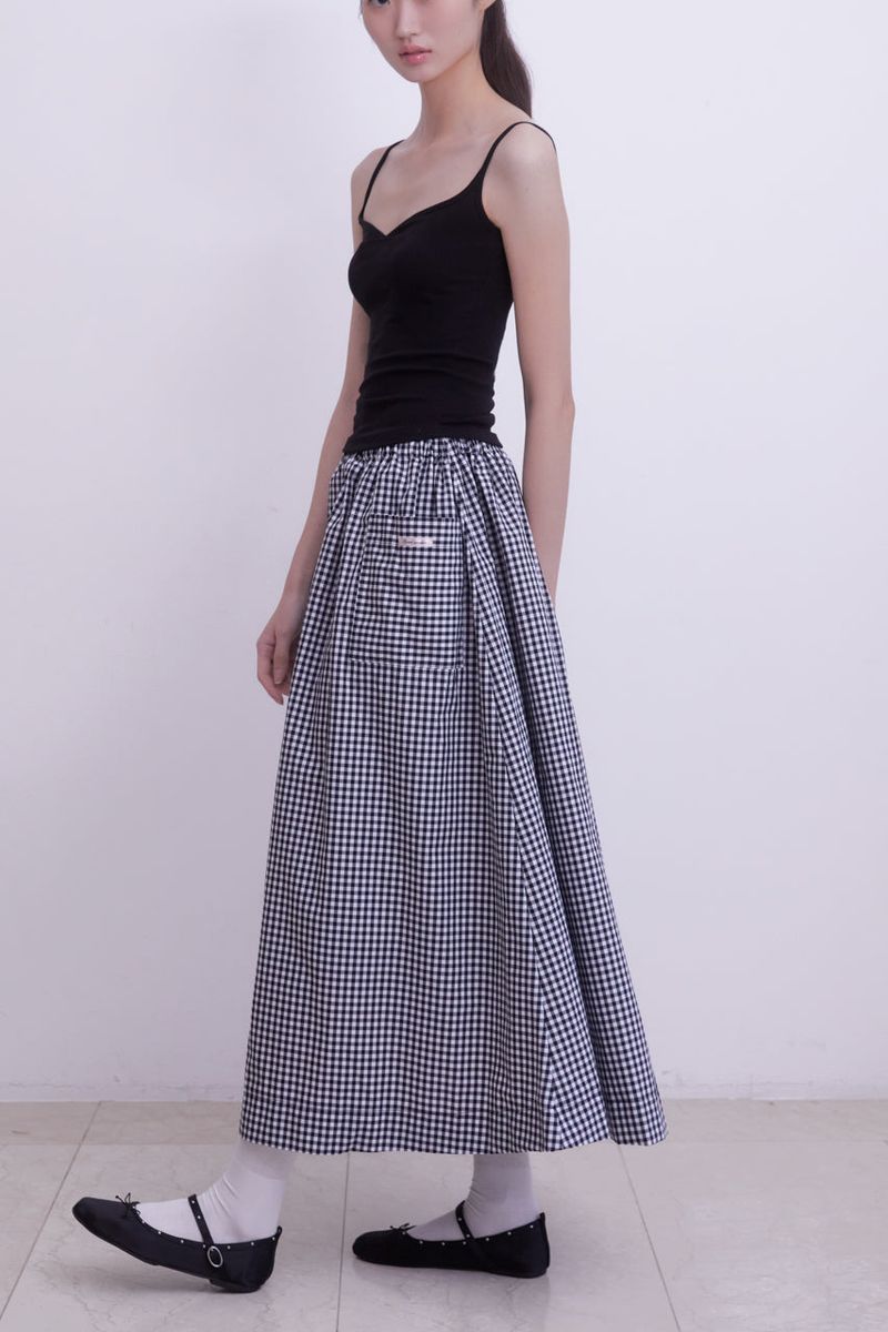 Gingham check pocket shirring Long skirt (BLACK)
