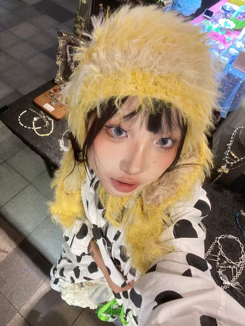 スターチャーム付きフロッピーバニーイヤークロシェハット