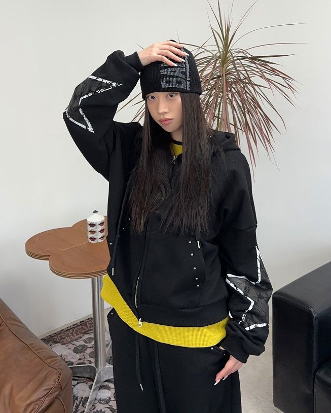 SATIIIZ（サティーズ）の「Rubid Crack Star Hood Zip-Up（Tops）」