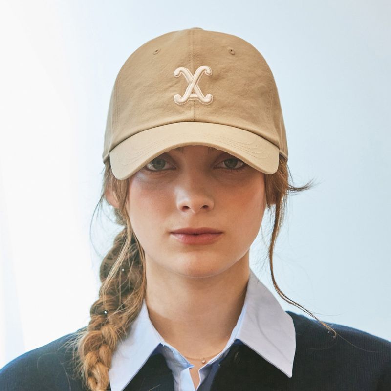 VARZAR(バザール)の「VA Curved 3D Logo Ball Cap / Beige(Hats)」