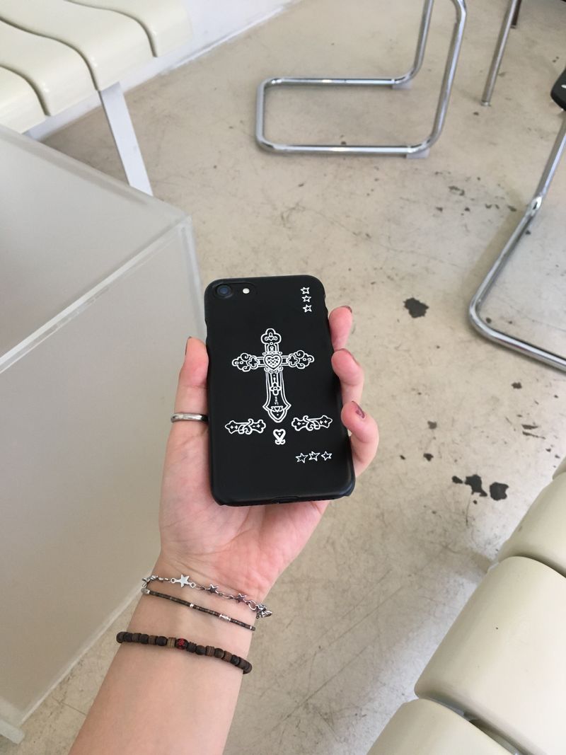 226STUDIO（226スタジオ）の「the cross hard matte phone case black（Smartphone Accessories）」