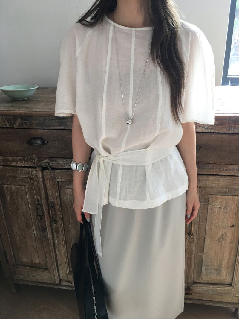 Current loose tie blouse