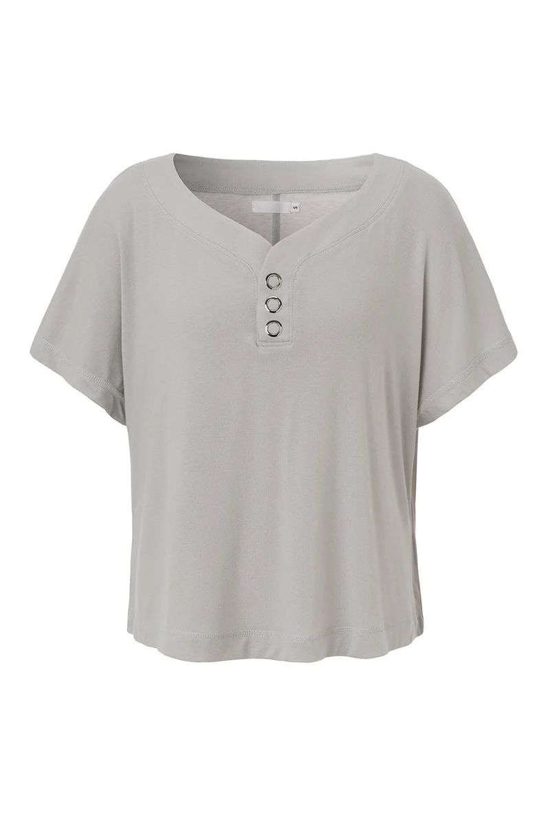 Loose snap tee