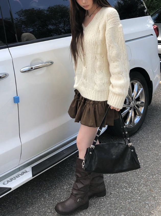 Hearts Cable Loose Fit Wool V-Neck Knit