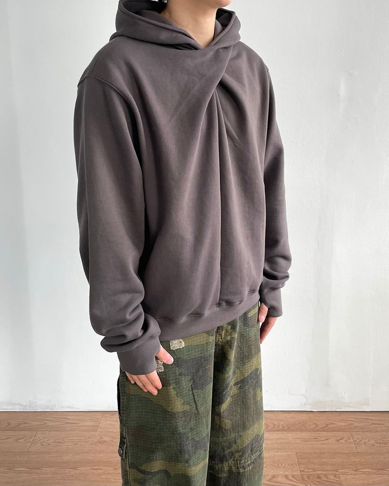 Twist Fingerhole Hoodie