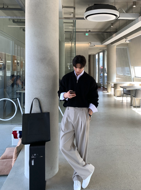 Deface Front Turtle Back Banding Wide Slacks