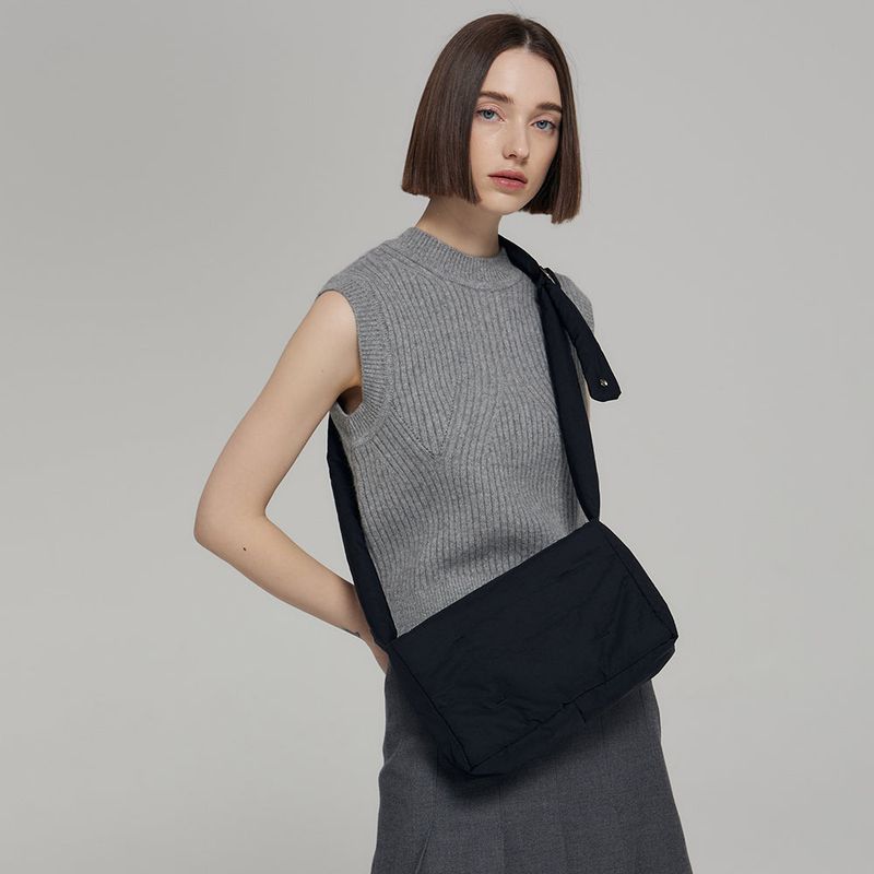PLAIN BAG BLACK