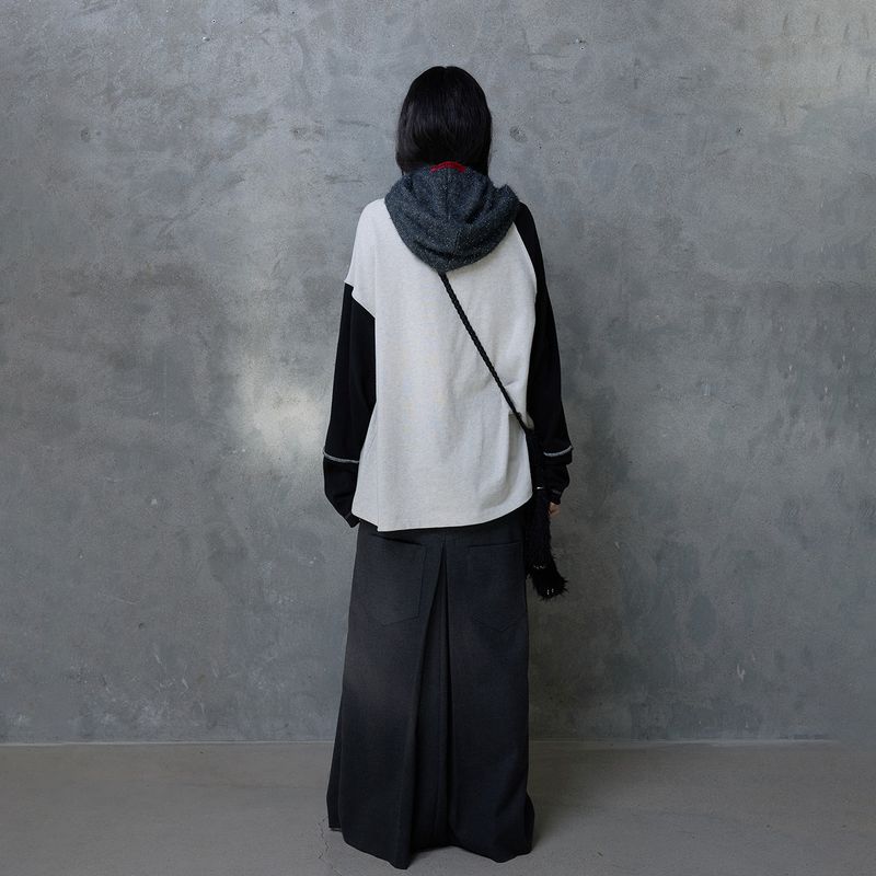 SLIP NECK BUTTON TOP