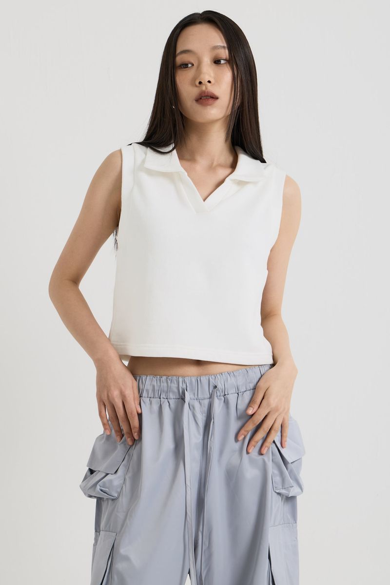Sleeveless collar vest, White