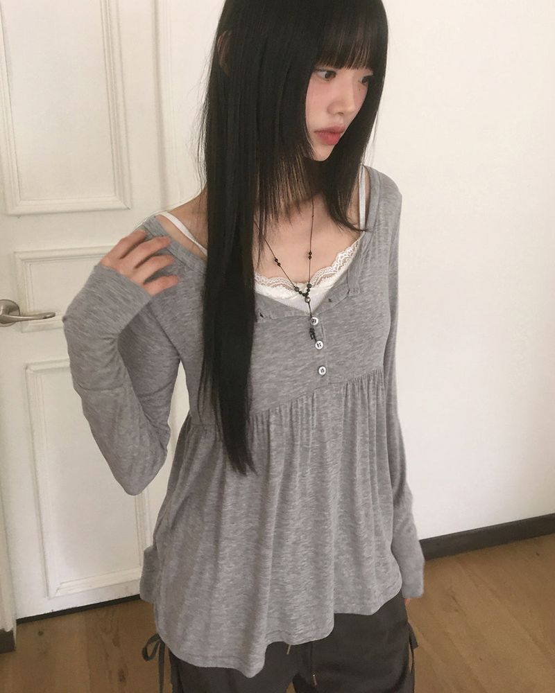 WONDER WONDER(ワンダーワンダー)の「Hoshi-ve button Shirring Layered Long Sleeve T-shirt(Tops)」