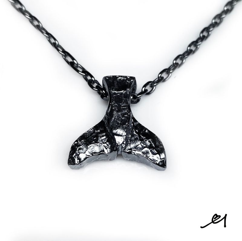 necklace 'whale tail'  {MADE}