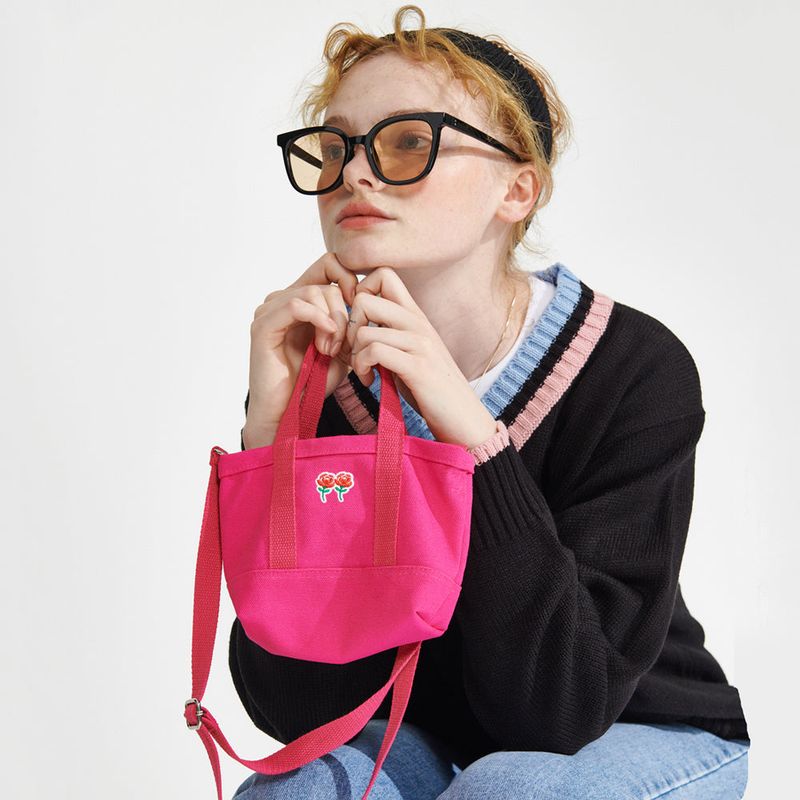 wonder visitor（ワンダービジター）の「Logo mini cross bag [Magenta]（Bags）」