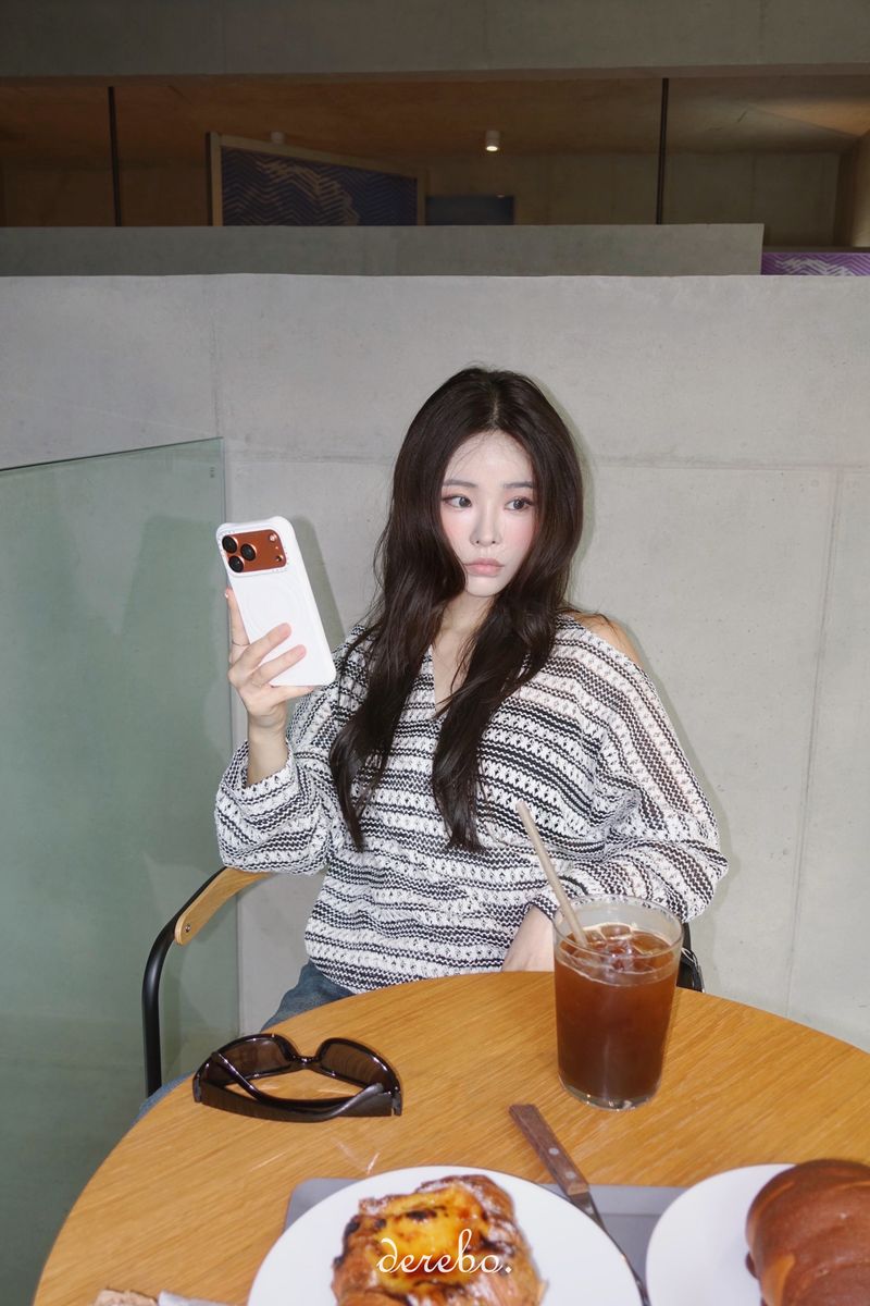 Perry Halterneck Open Shoulder Knit Long Sleeve