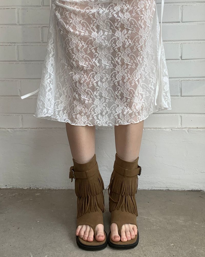 Tassel flipflops boots
