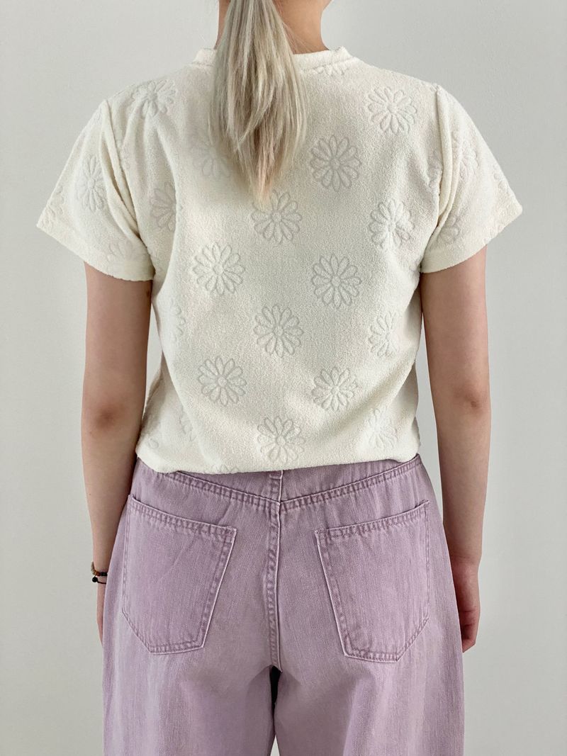 Flower daisy cropped t