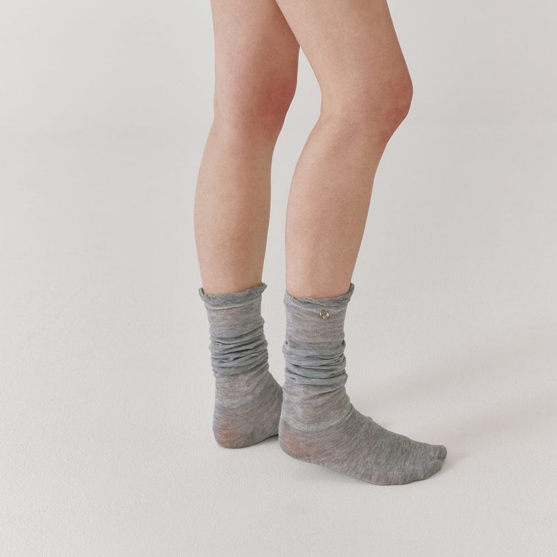 OVT-U(オーブイティーユー)の「Charm Detail Knee Socks (3colors)(Fashion Accessories)」