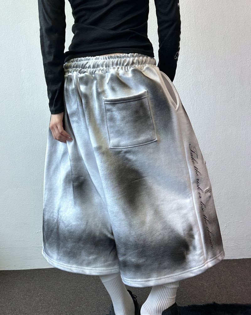 Space Side Lettering Distressed Bermuda Shorts 3color