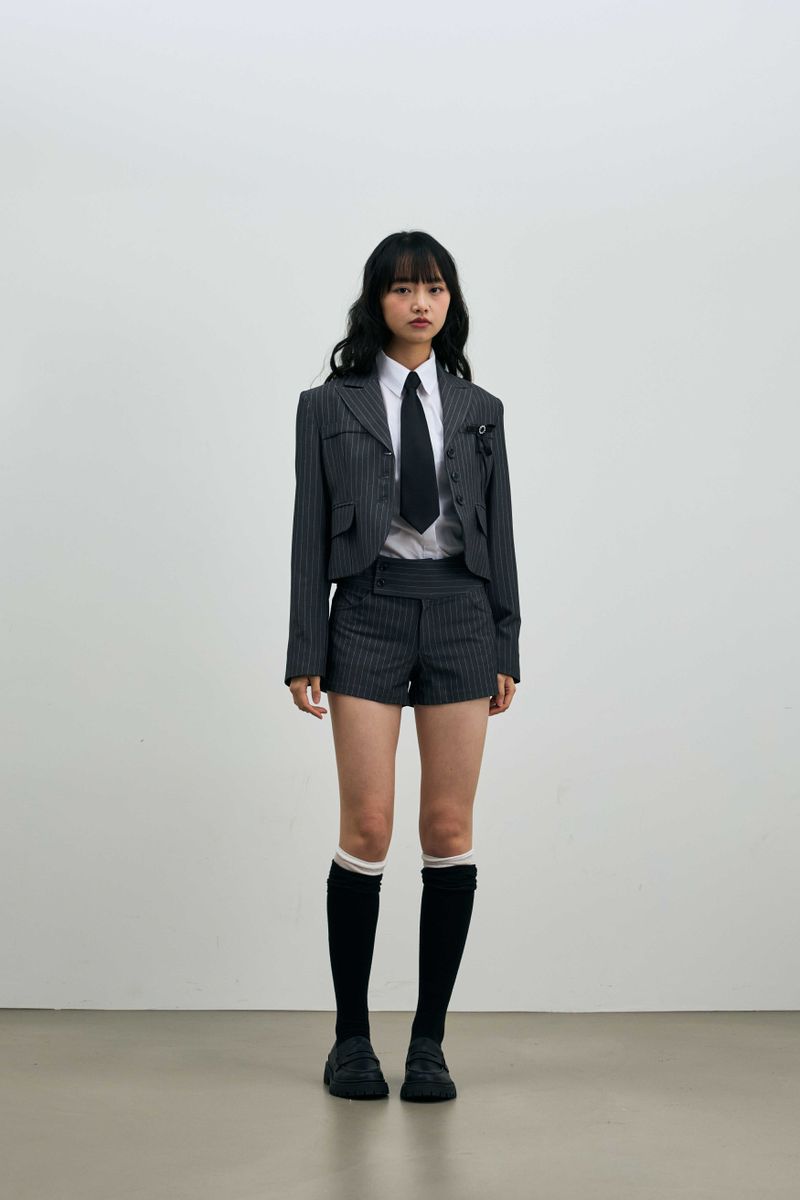 AVEL PINSTRIPE CROP JACKET / CHARCOAL