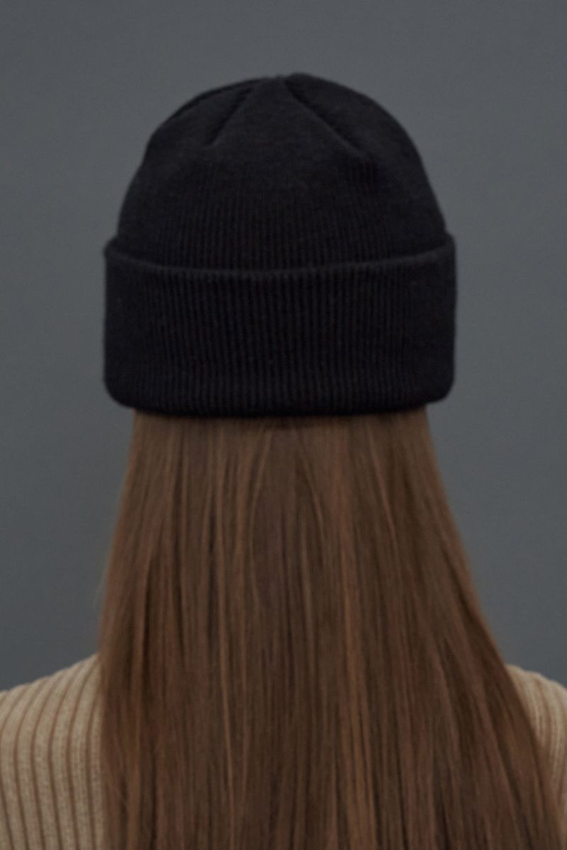 ROSE KNIT BEANIE