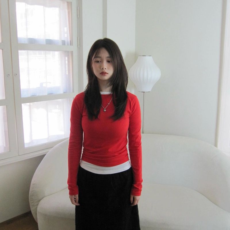 エッセンシャルスリムフィットストレッチTシャツ