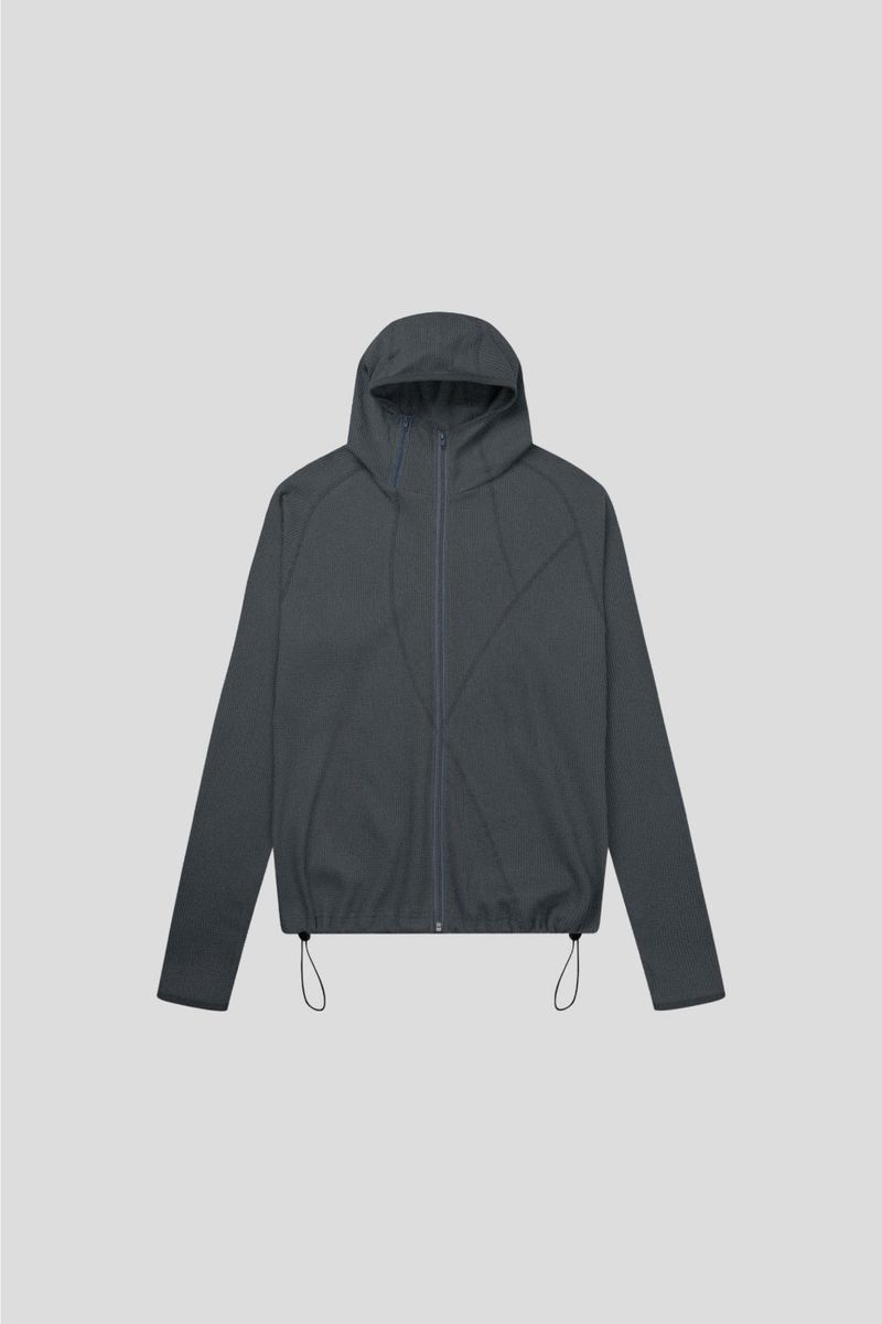 Ribbed incision hood zip-up