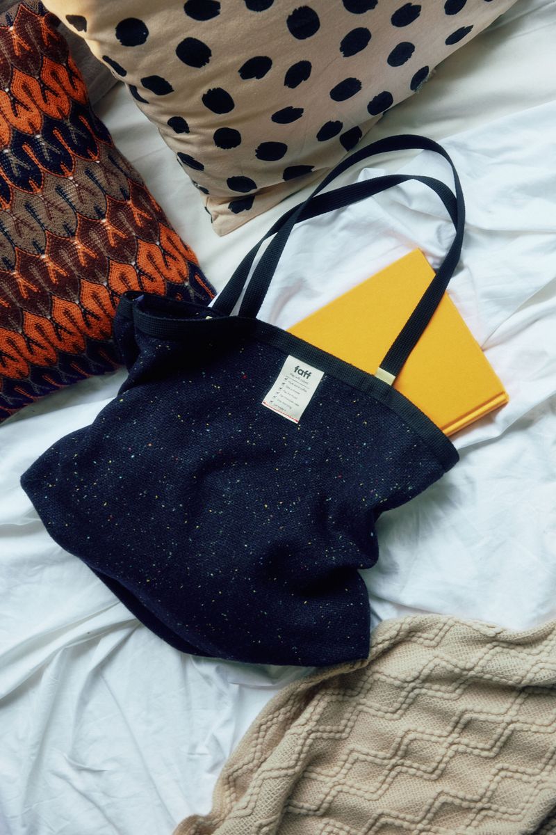 faff（ペプ）の「Shopper bag Wool Navy（Bags）」