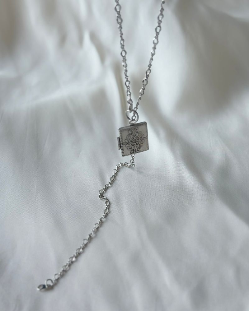 [MADE] Tiny Square Necklace
