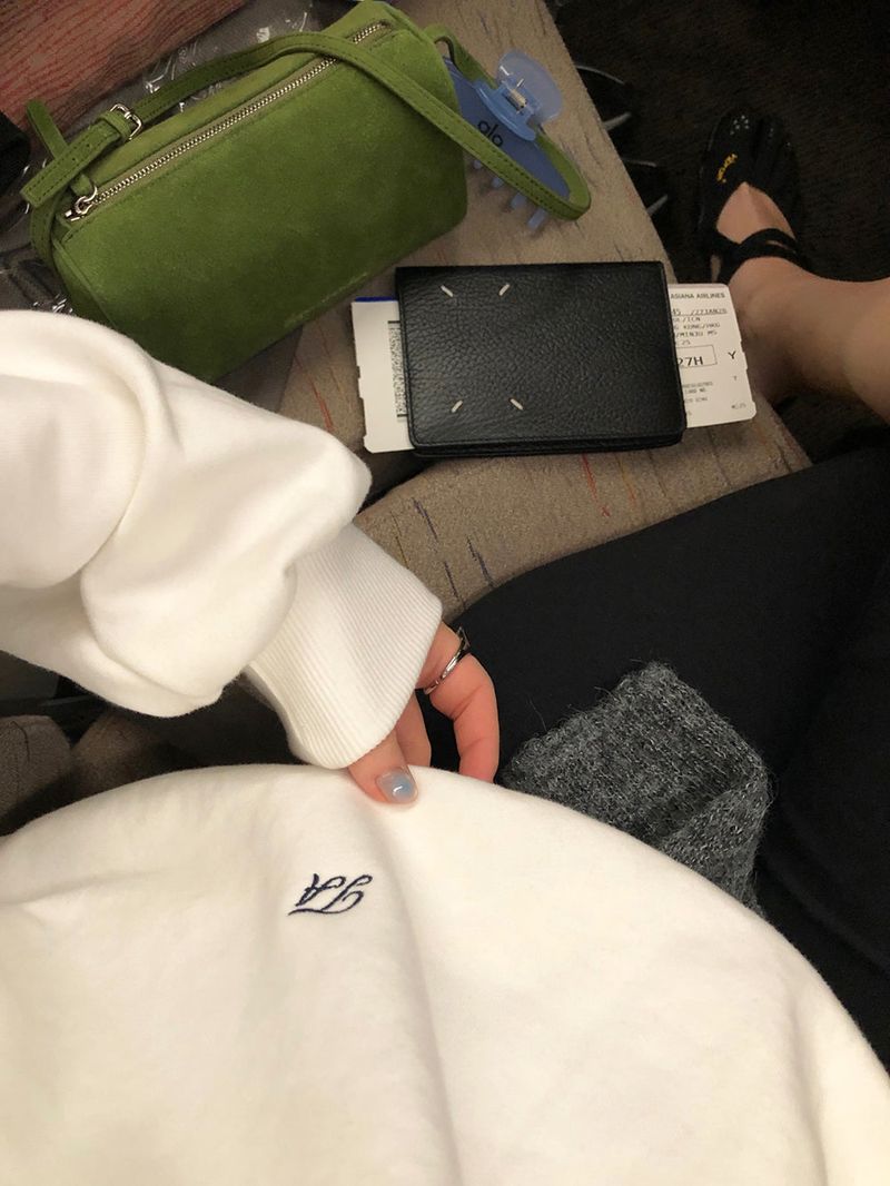 [MADE] TA DEEP V-NECK SWEATSHIRT