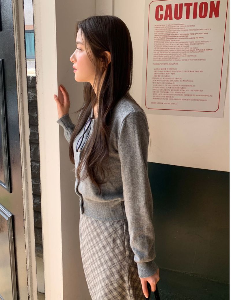 Usally V-neck cardigan