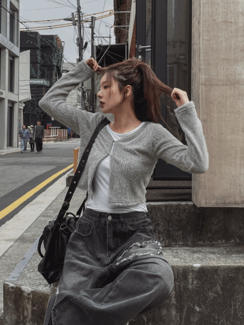 ULAN（ユレン）の「Leah Mohair Buckle Crop Cardigan（Tops）」