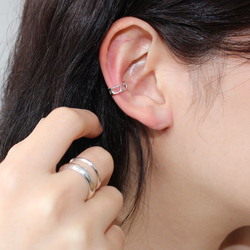 Heart hold earcuff (Glossy)