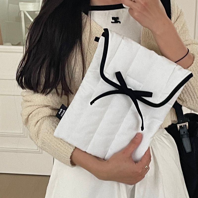 dust dusty（ダストダスティ）の「dust dusty Laptop / IPAD Pouch (11 inch) （Smartphone Accessories）」