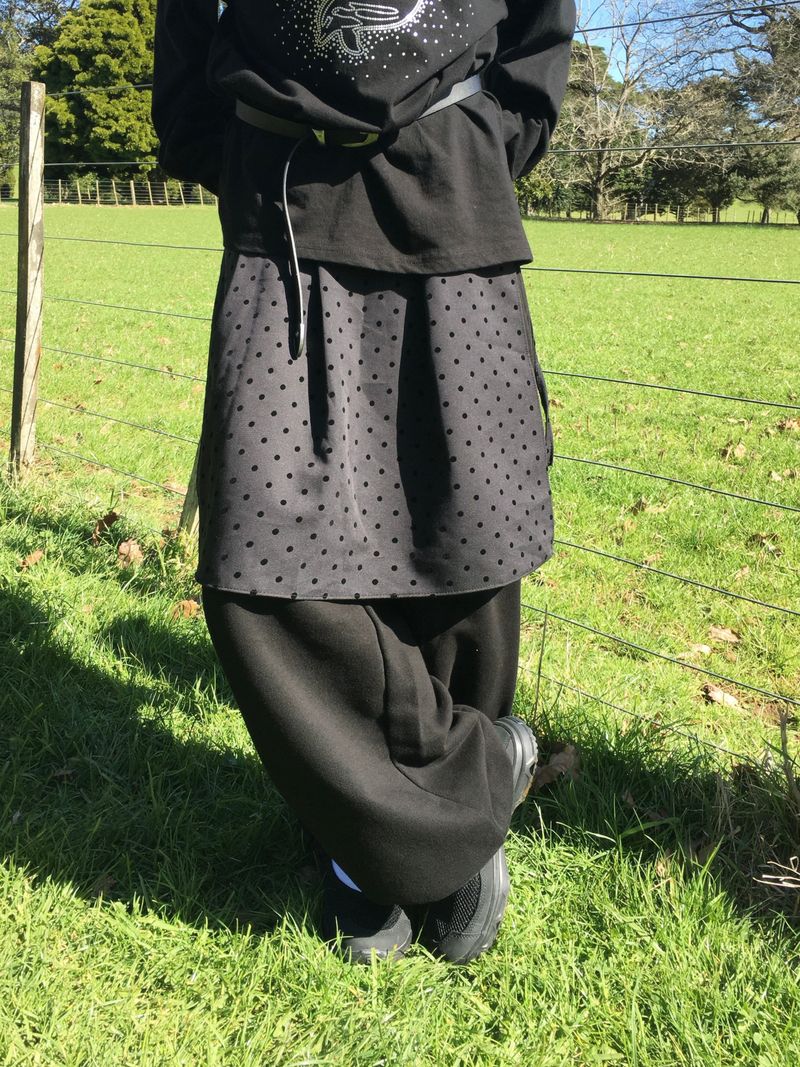 [Detachable] Dot Wrap Skirt Sweatpants (2c)