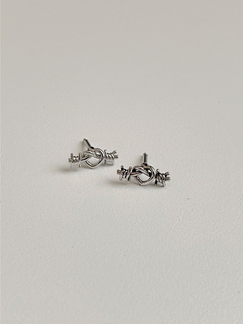 Blingmoon（ブリングムーン）の「ハートチェーンピアス/2カラー（アクセサリー）」