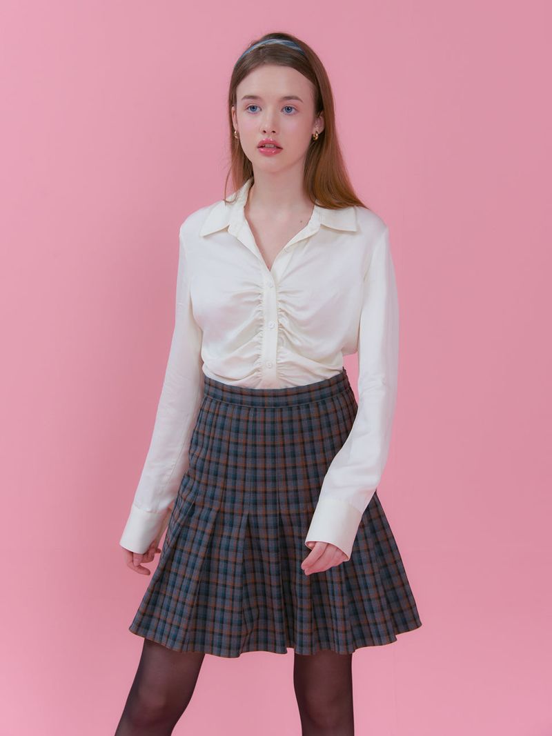 vem.ver(ベムバー)の「SHIRRING DETAIL BLOUSE_CREAM(Tops)」