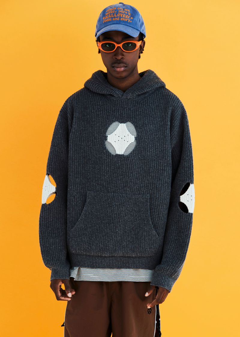 HOLE ARGYLE KNIT HOODIE / CHARCOAL
