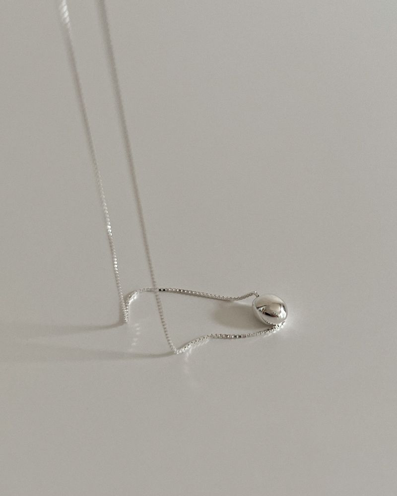 Sleek necklace (silver)