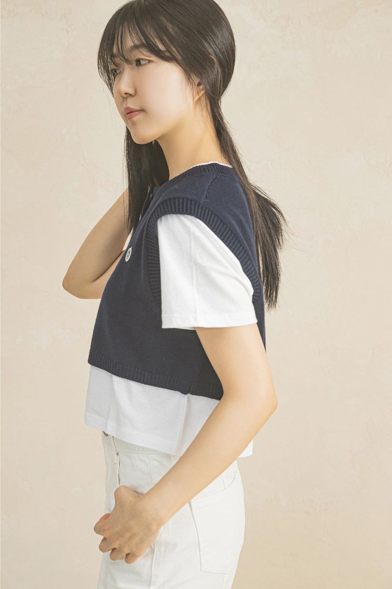 [MADE] Navy Crop Vest FREE
