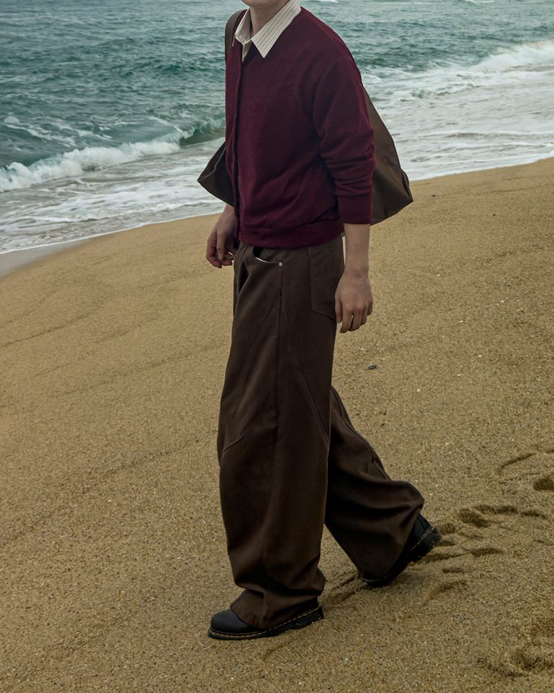 Orbit cut wide cotton pants