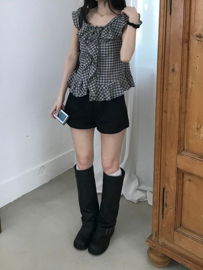 Checked frill blouse (2 colors)