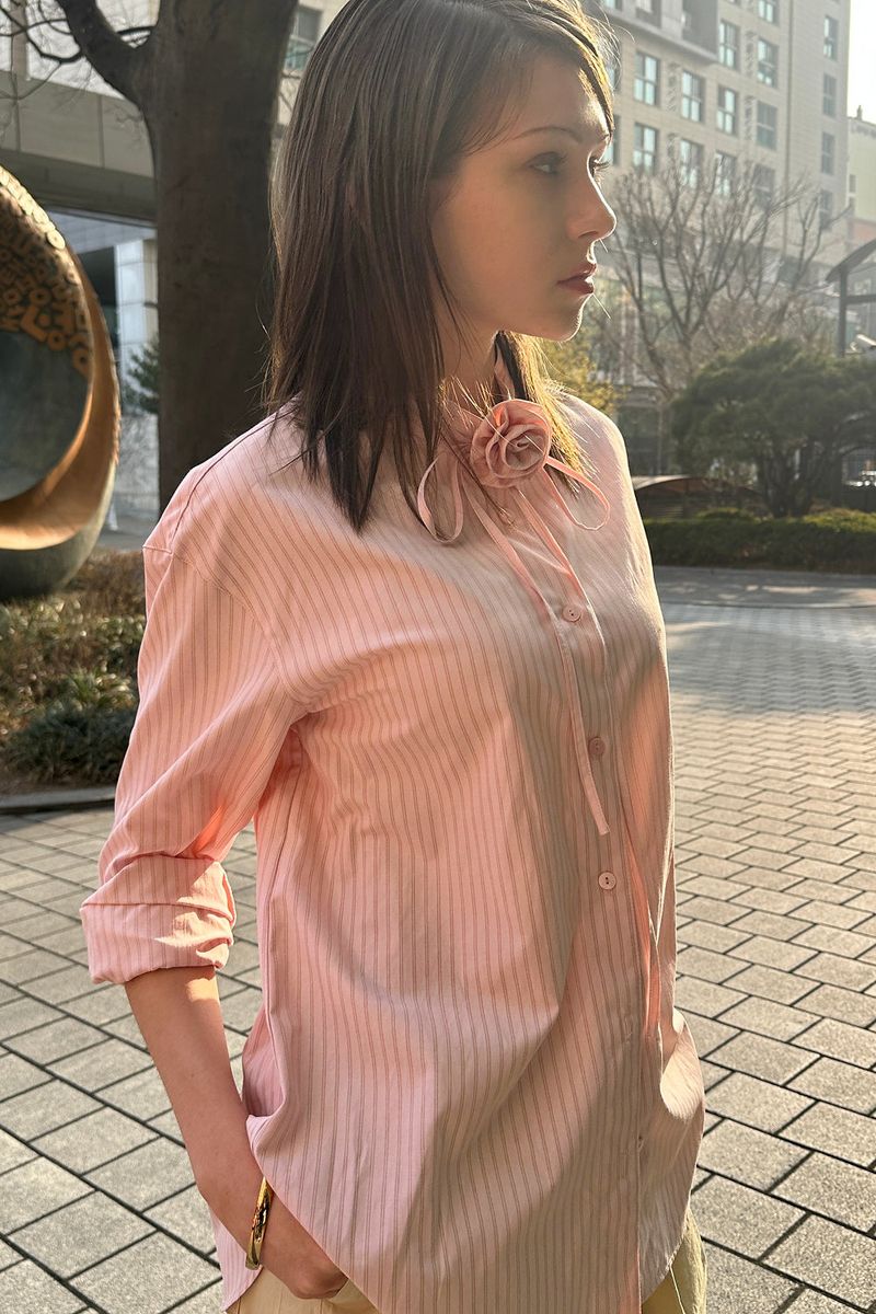 BROOCH STRIPE SHIRT_PINK
