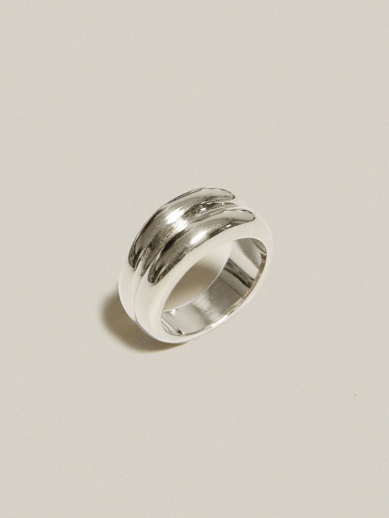 Double bold ring